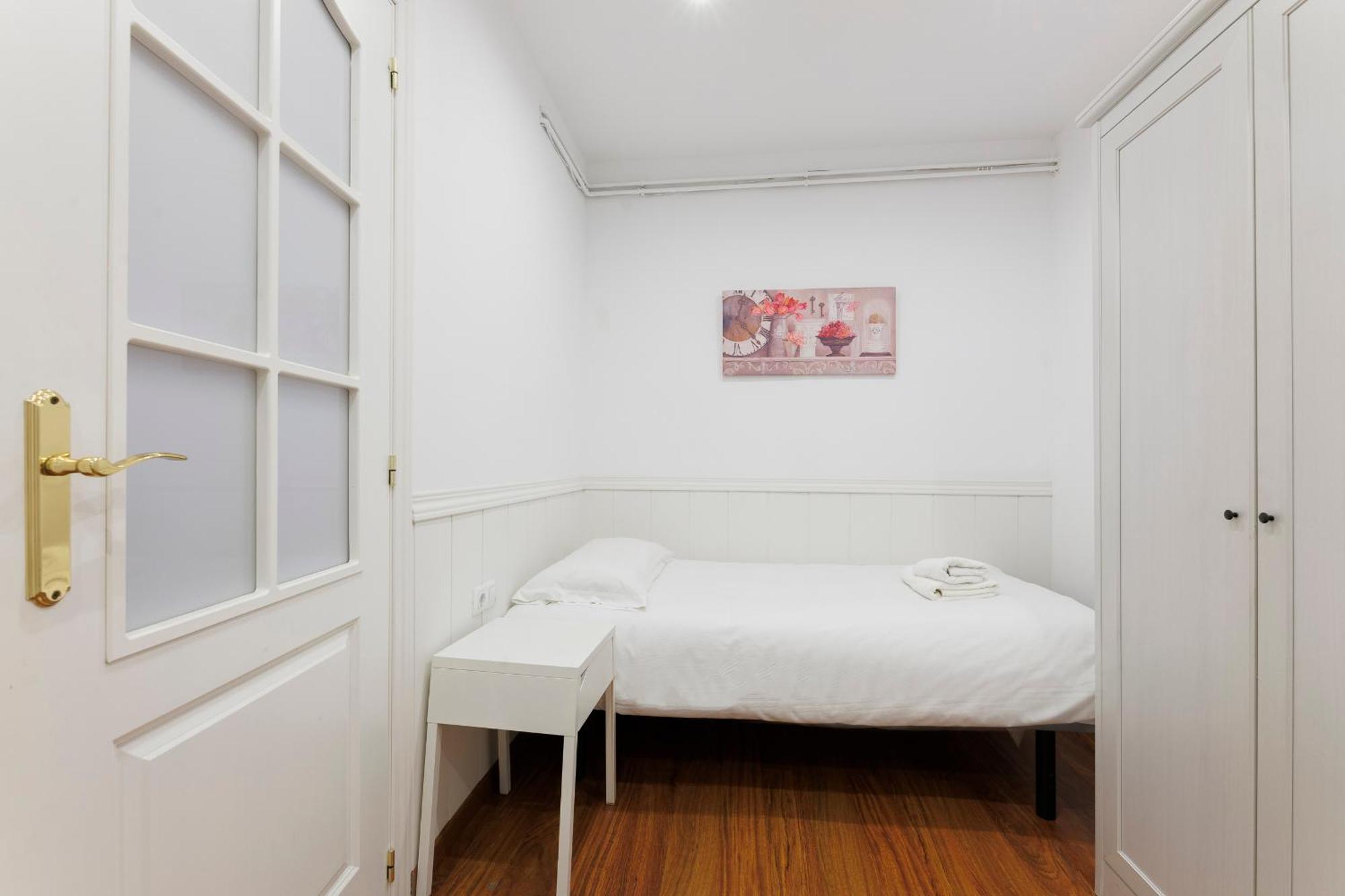 Aparteasy - Private Terrace, 3-Bedroom Apartment Βαρκελώνη Εξωτερικό φωτογραφία